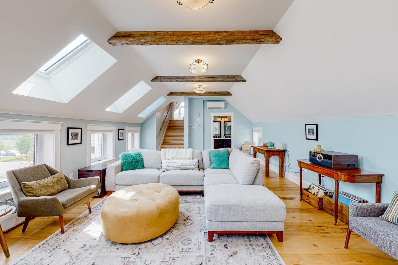 The Retreat - Suite #2 Waterbury Εξωτερικό φωτογραφία